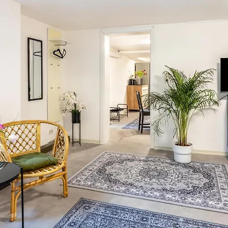 Gemuetliche Mit Terrasse