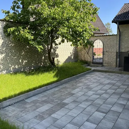 Gemuetliche Mit Terrasse